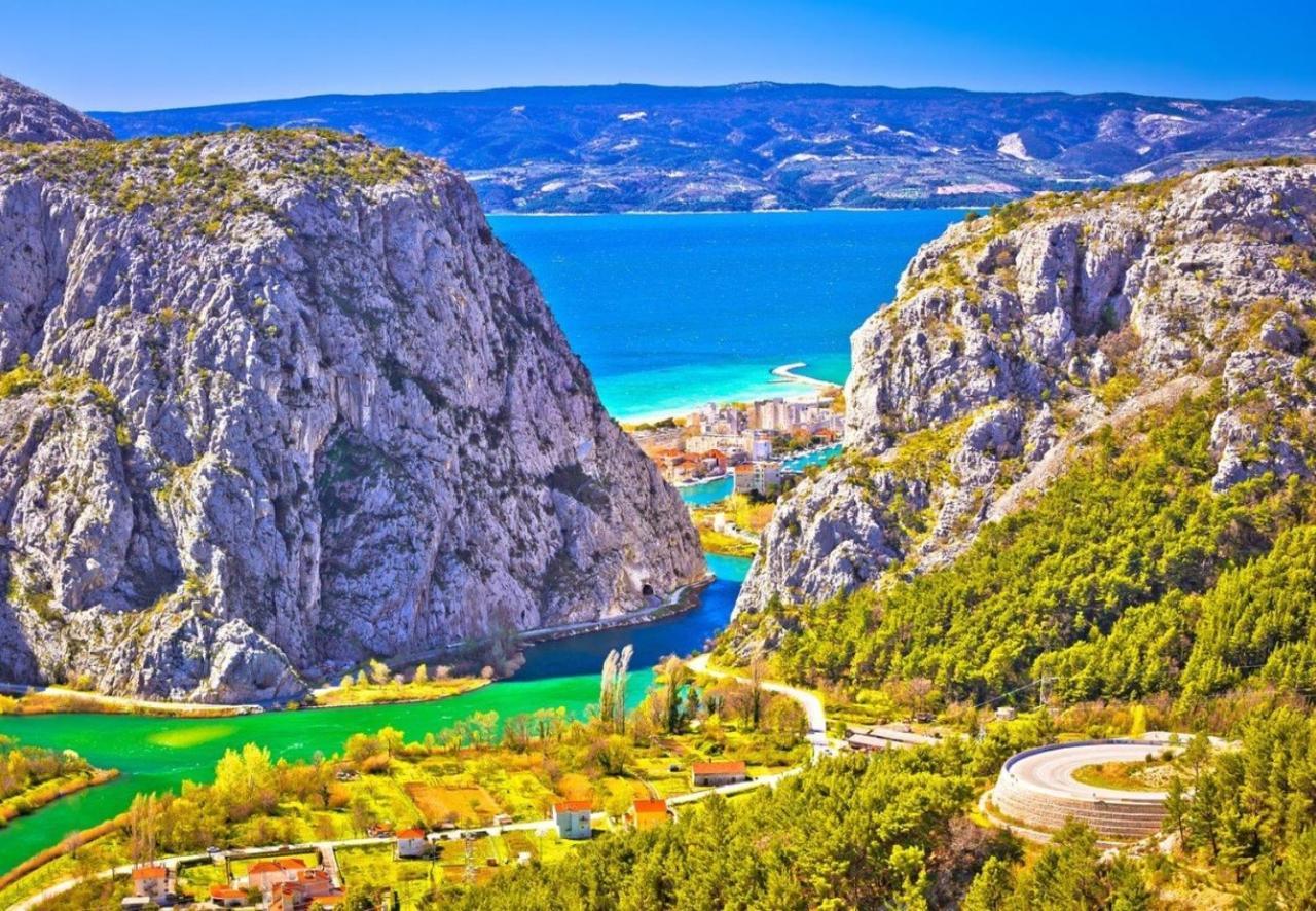 Appartement Downtown Deluxe à Omiš Extérieur photo