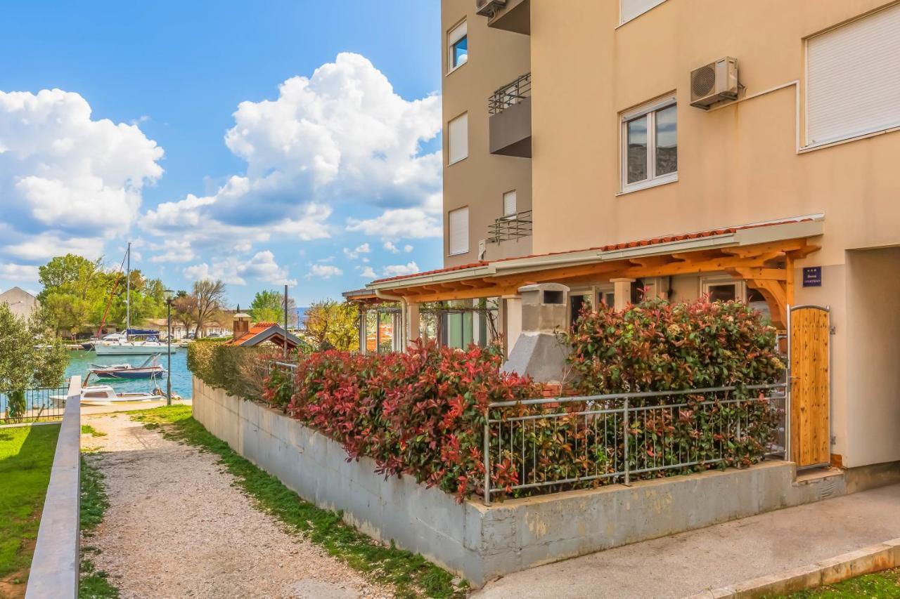 Appartement Downtown Deluxe à Omiš Extérieur photo