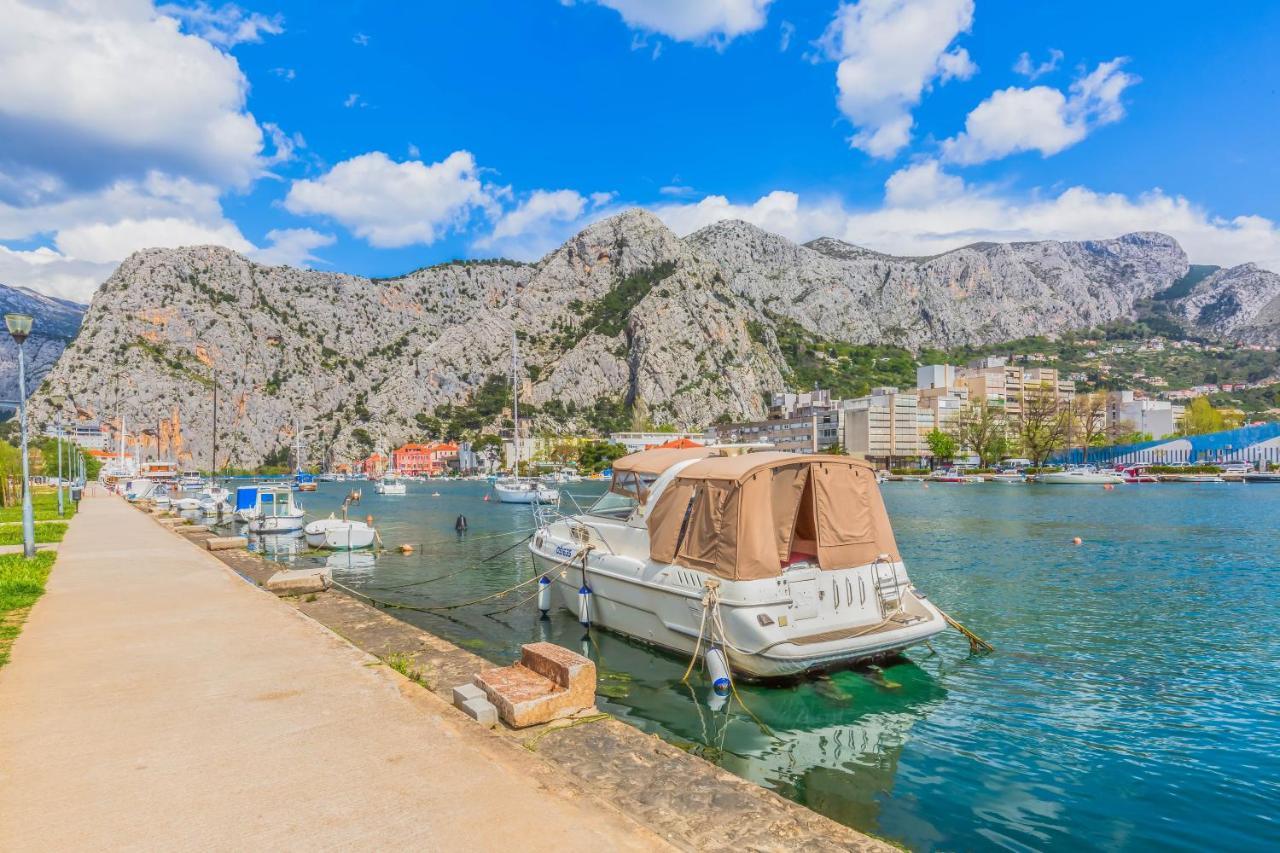 Appartement Downtown Deluxe à Omiš Extérieur photo