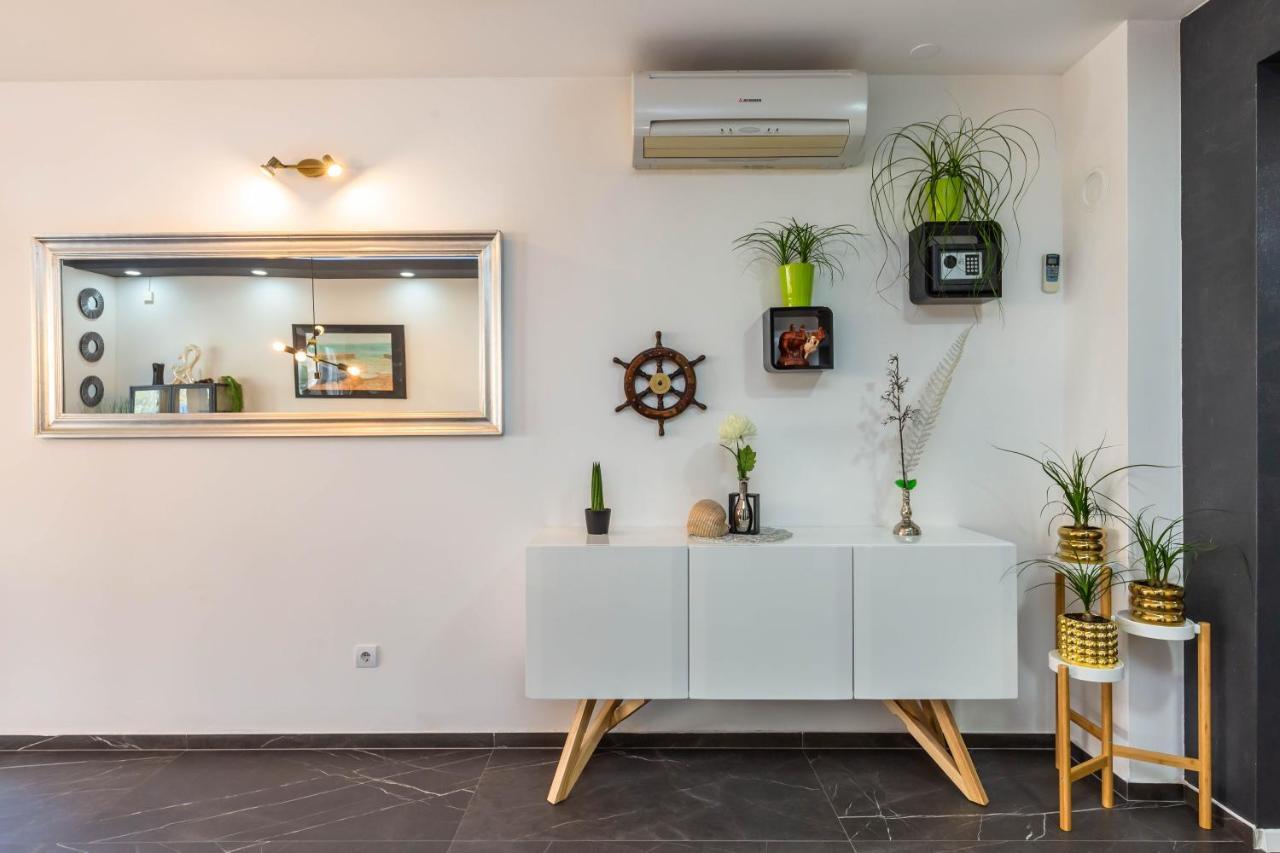 Appartement Downtown Deluxe à Omiš Extérieur photo