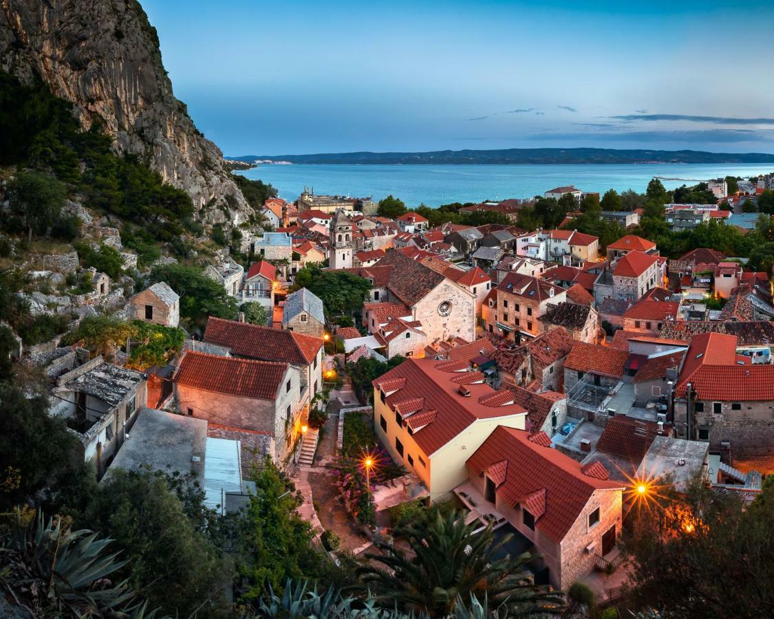 Appartement Downtown Deluxe à Omiš Extérieur photo